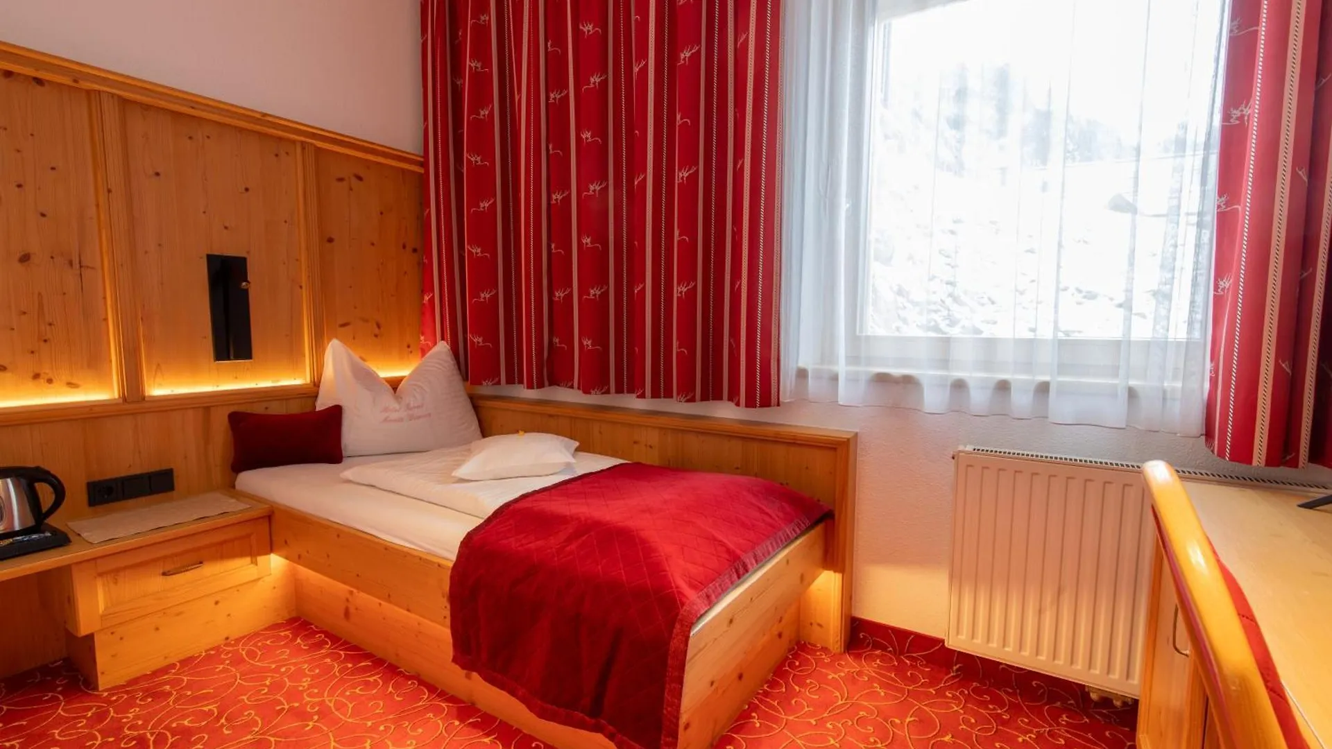 Hotel Garni Monte Bianco Ischgl 4*,