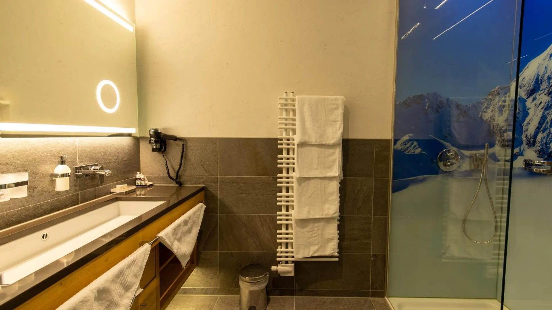 ****  Hotel Garni Monte Bianco Ischgl Austria